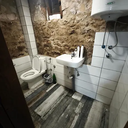 Biker Bunkhouse,8 Guests Group With Private Bathroom